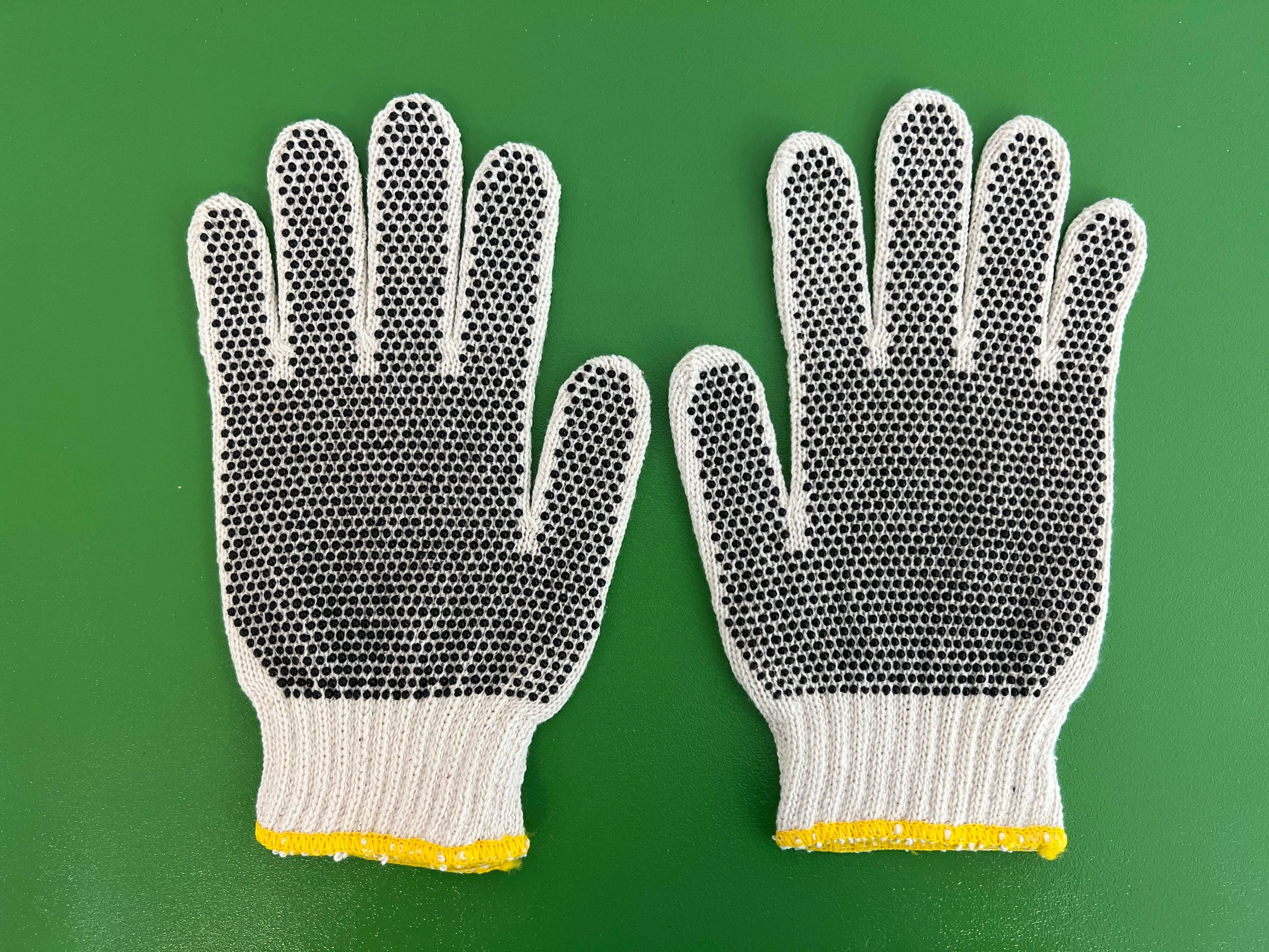 Parisienne Eiffel Tower Gardening Gloves
