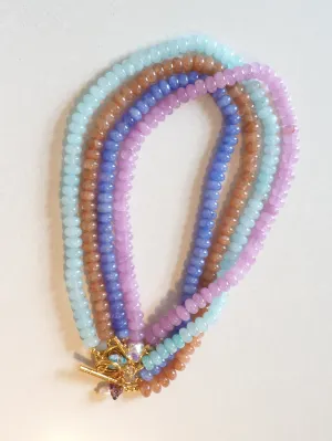 PASTEL NATURSTEIN HALSKETTE