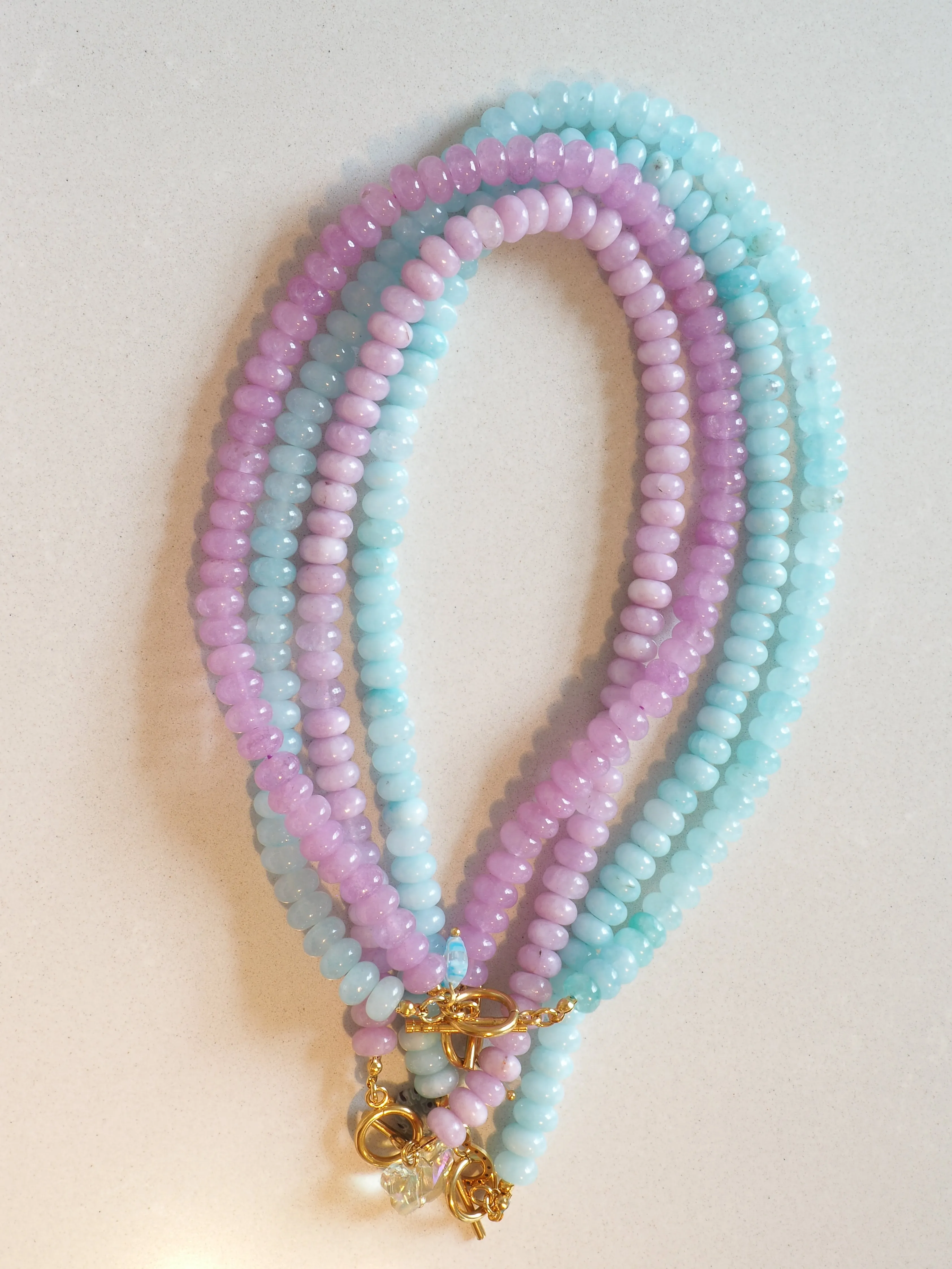 PASTEL NATURSTEIN HALSKETTE
